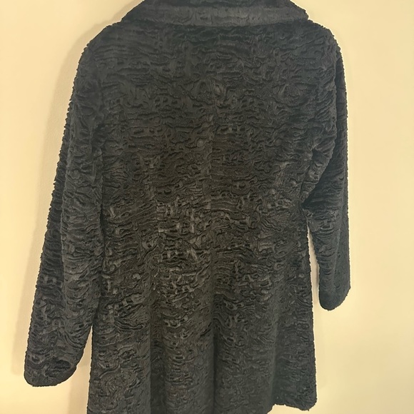 VINTAGE 90’s/Y2K faux Persian shearling BEBE 
Coat size Small
Satin lined 
EUC - Picture 13 of 14